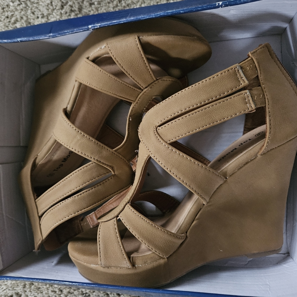 Top Moda Tan Wedges - Picture 4 of 4